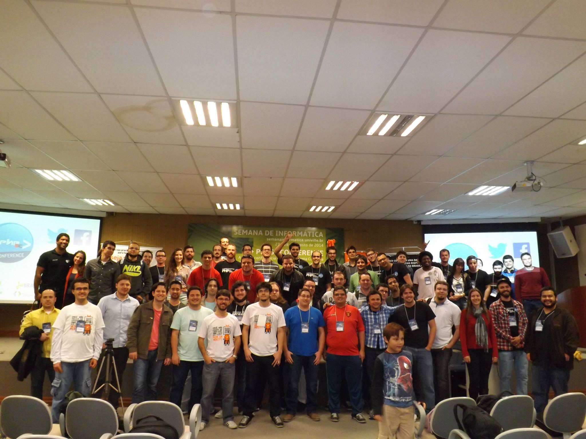 Foto dos participantes do PHPSC Conference 2014 na Univille em Joinville